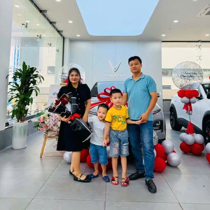 Slide ảnh giao xe ở trang chủ