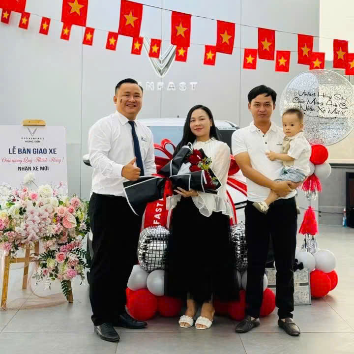 Slide ảnh giao xe ở trang chủ
